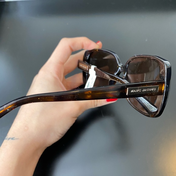 Marc Jacobs Havana Square Frame Women’s Sunglasses - Picture 6 of 7